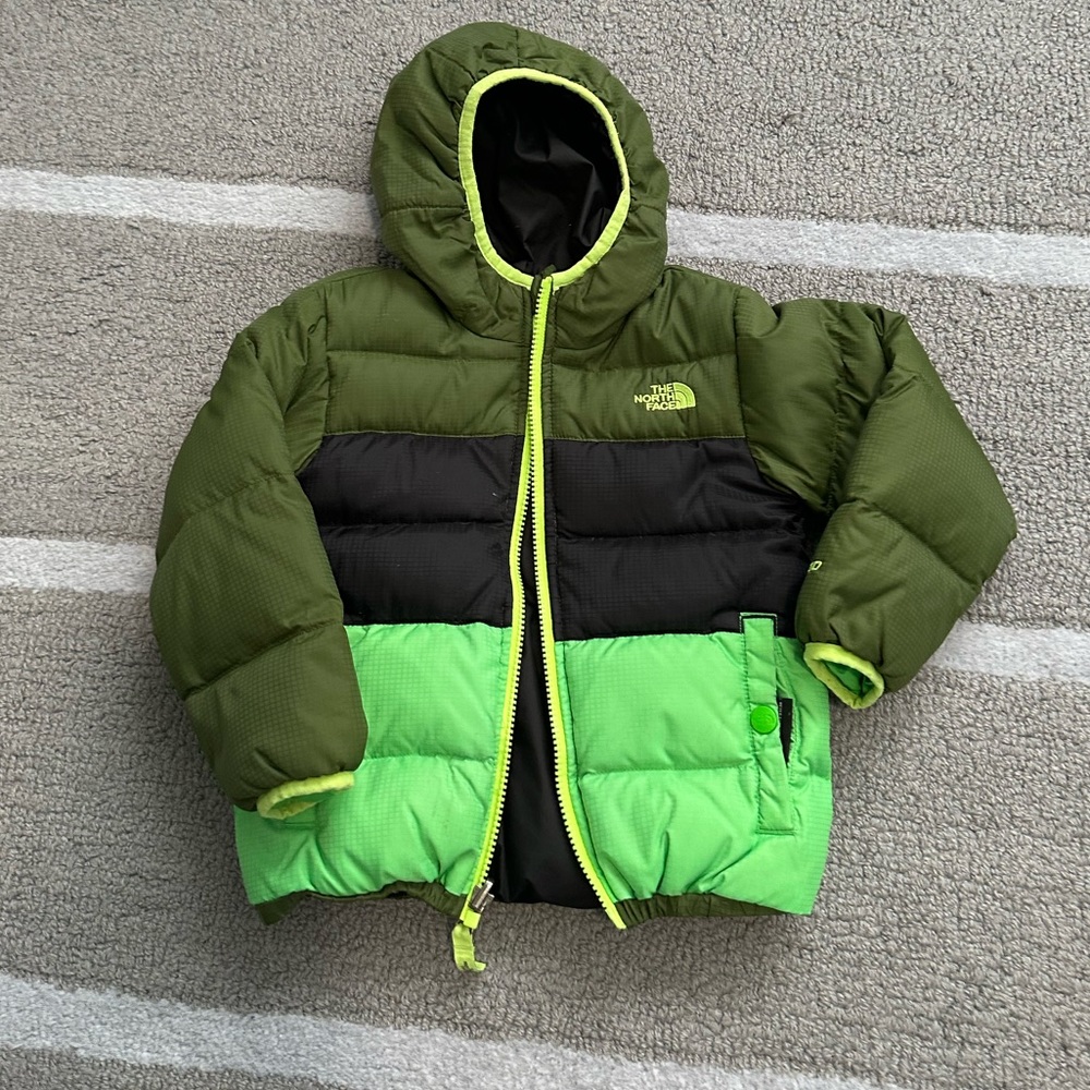 Boys North Face reversible puffer Coat - Gently Used (4T)